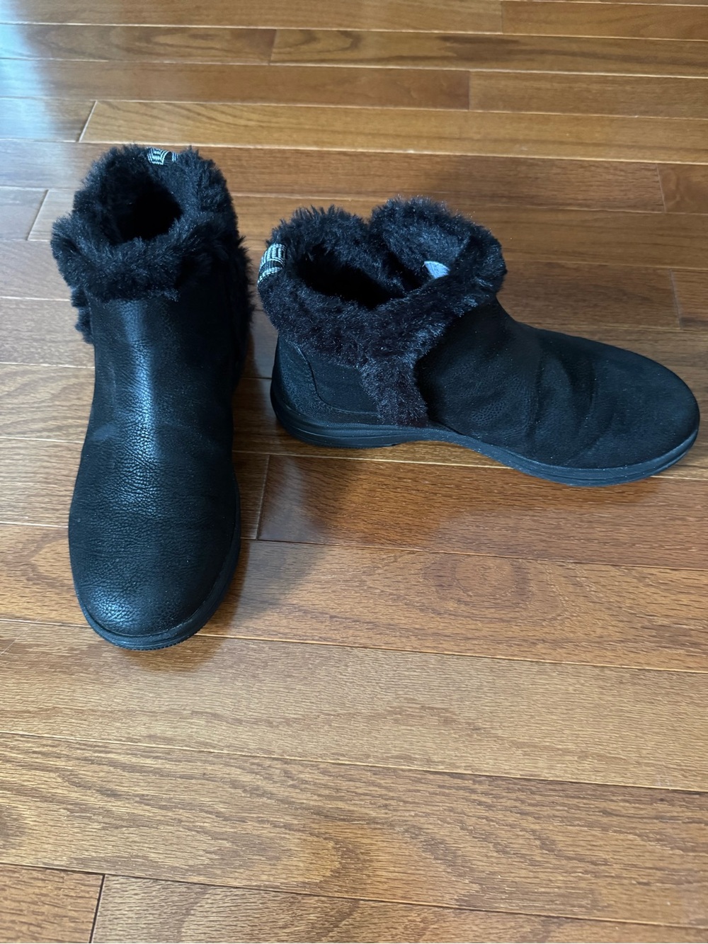 Clark’s Cloudsteppers Women’s Black Faux Fur Winter Ankle Boots Sz 6